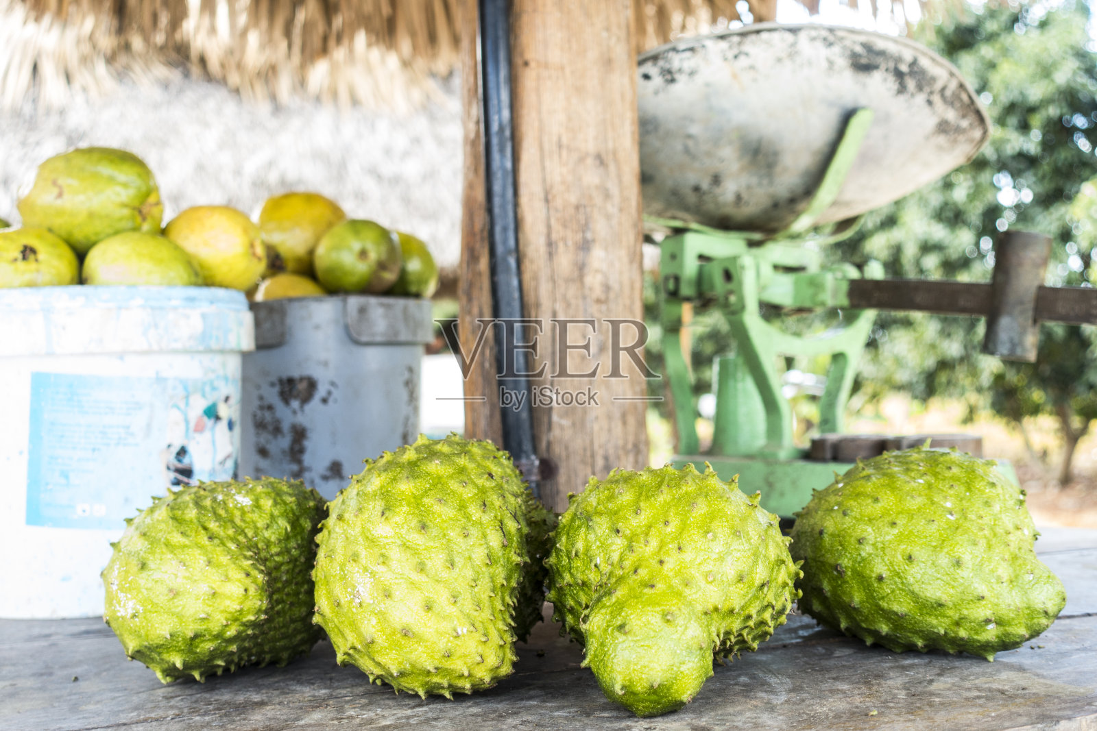 街边摊上的热带水果照片摄影图片