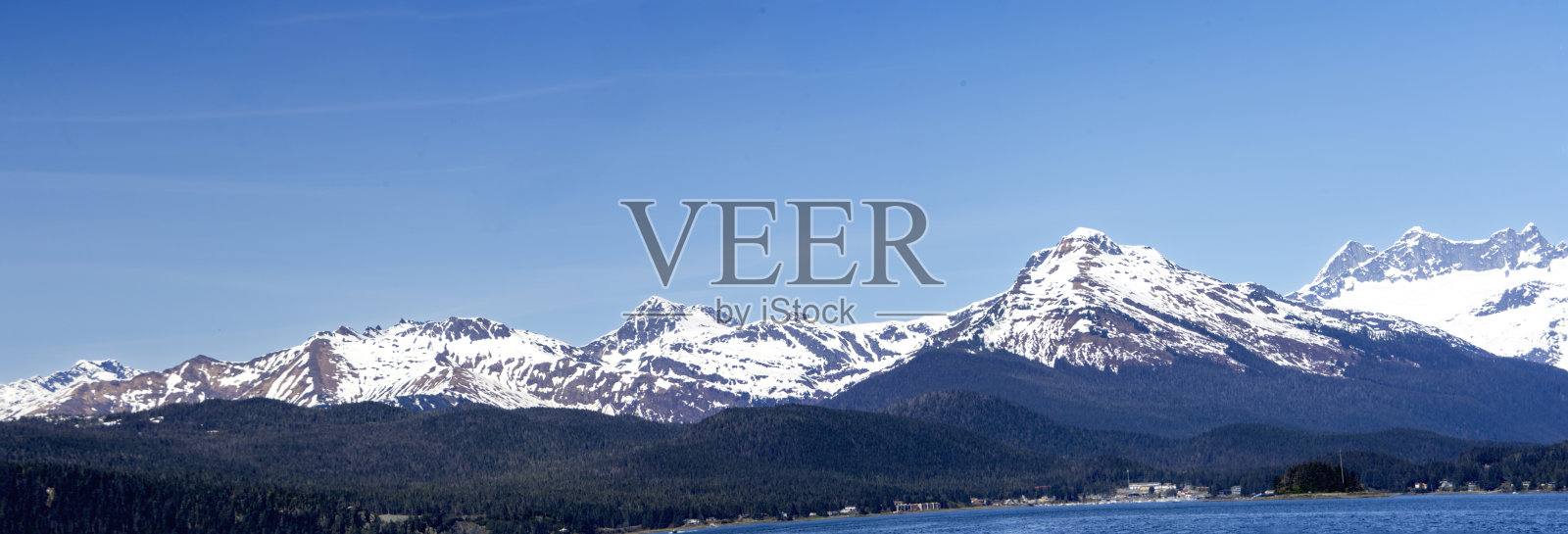 朱诺附近的山脉全景,阿拉斯加照片摄影图片