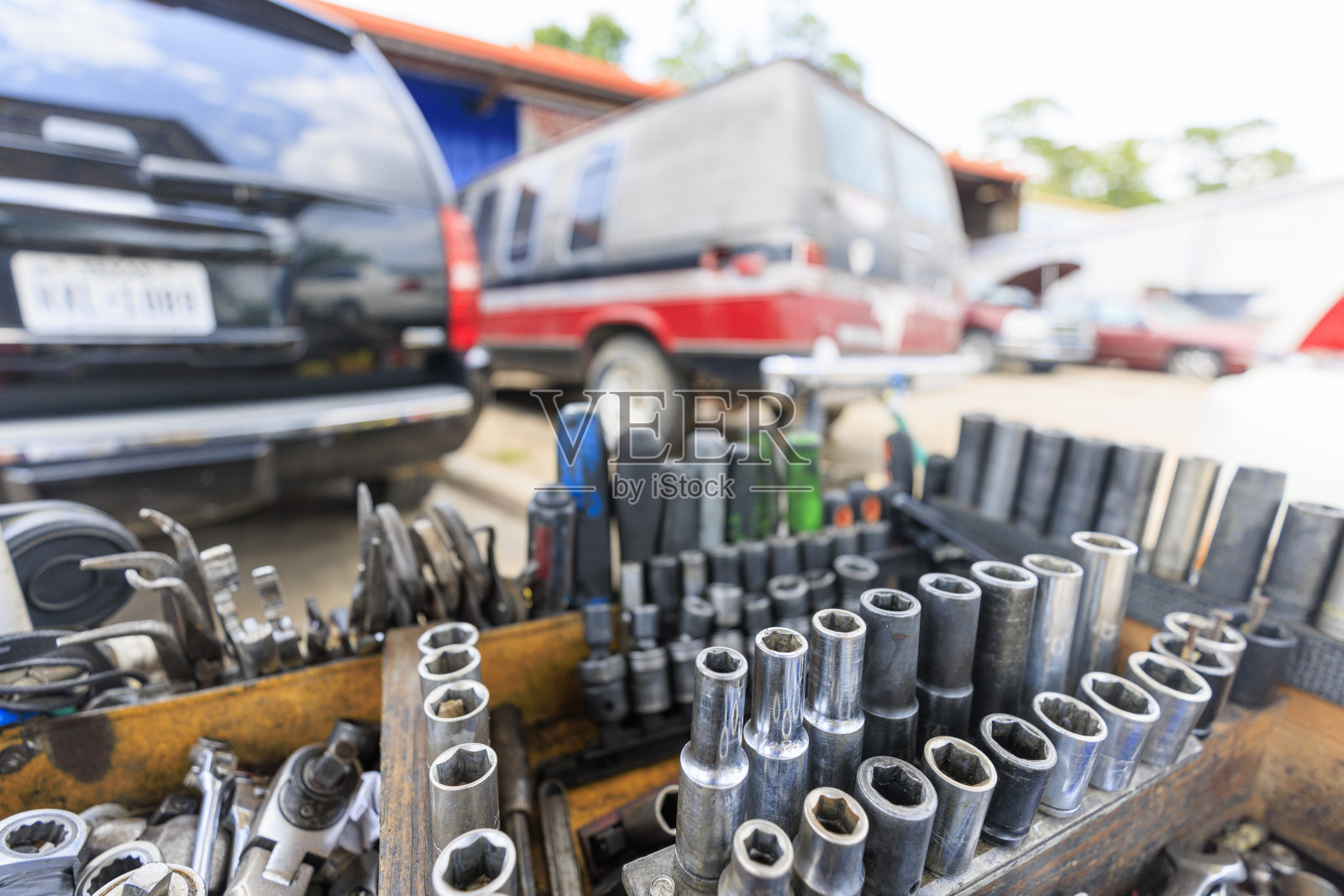 机修工的工具箱:一瞥汽车修理照片摄影图片