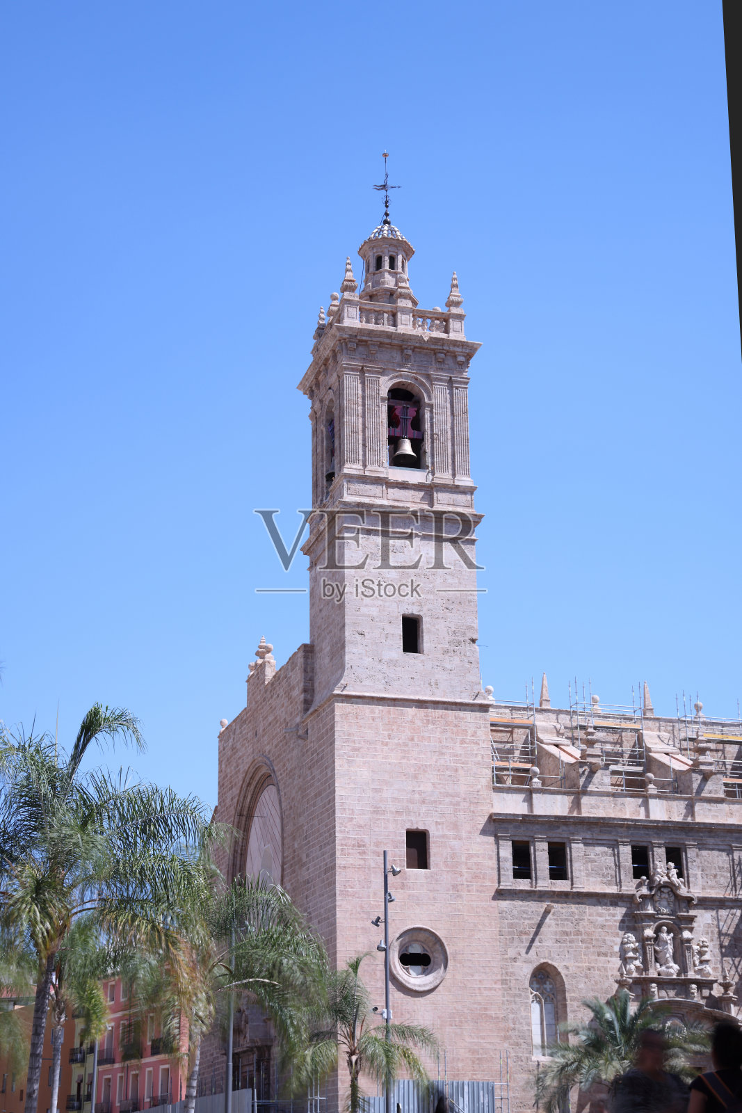 瓦伦西亚的塔楼和尖塔照片摄影图片