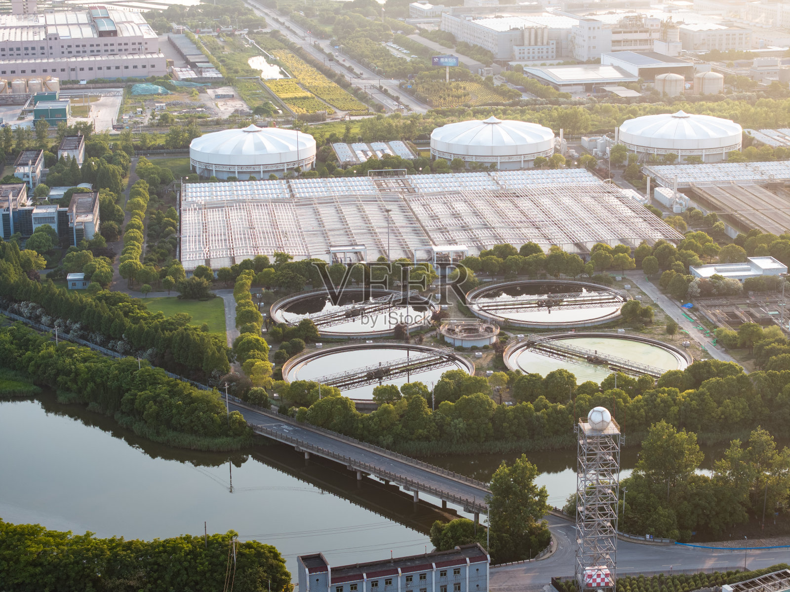 航拍工业园区照片摄影图片