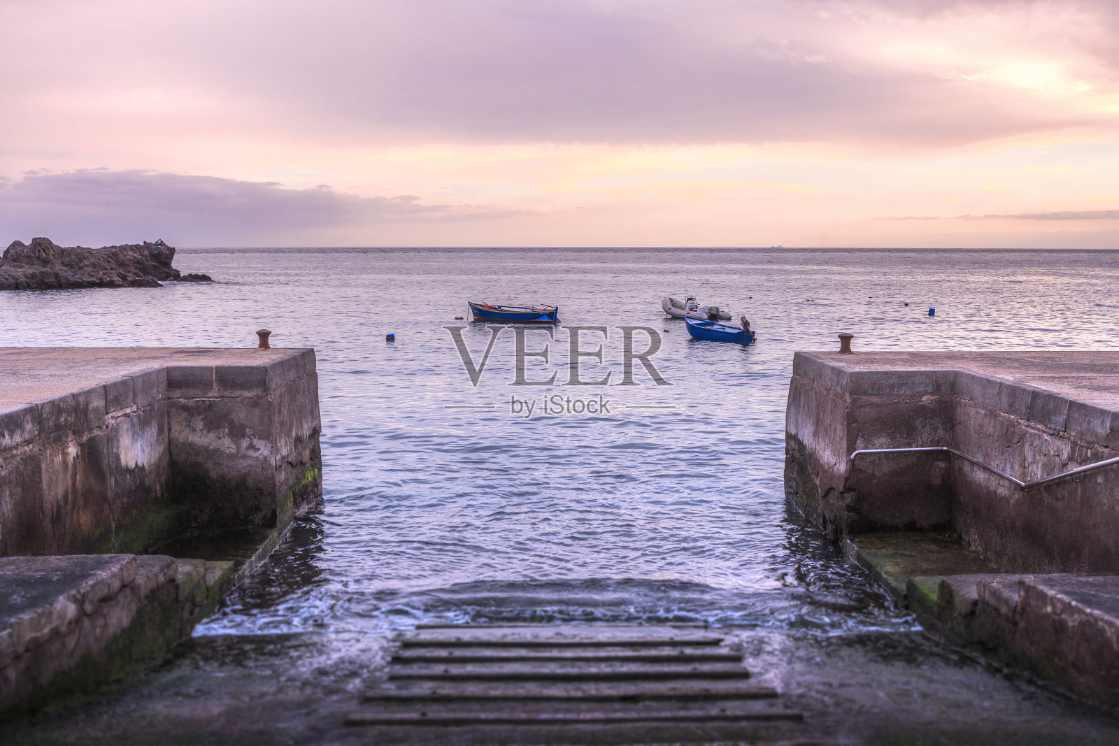 日落时大海对天空的风景照片摄影图片