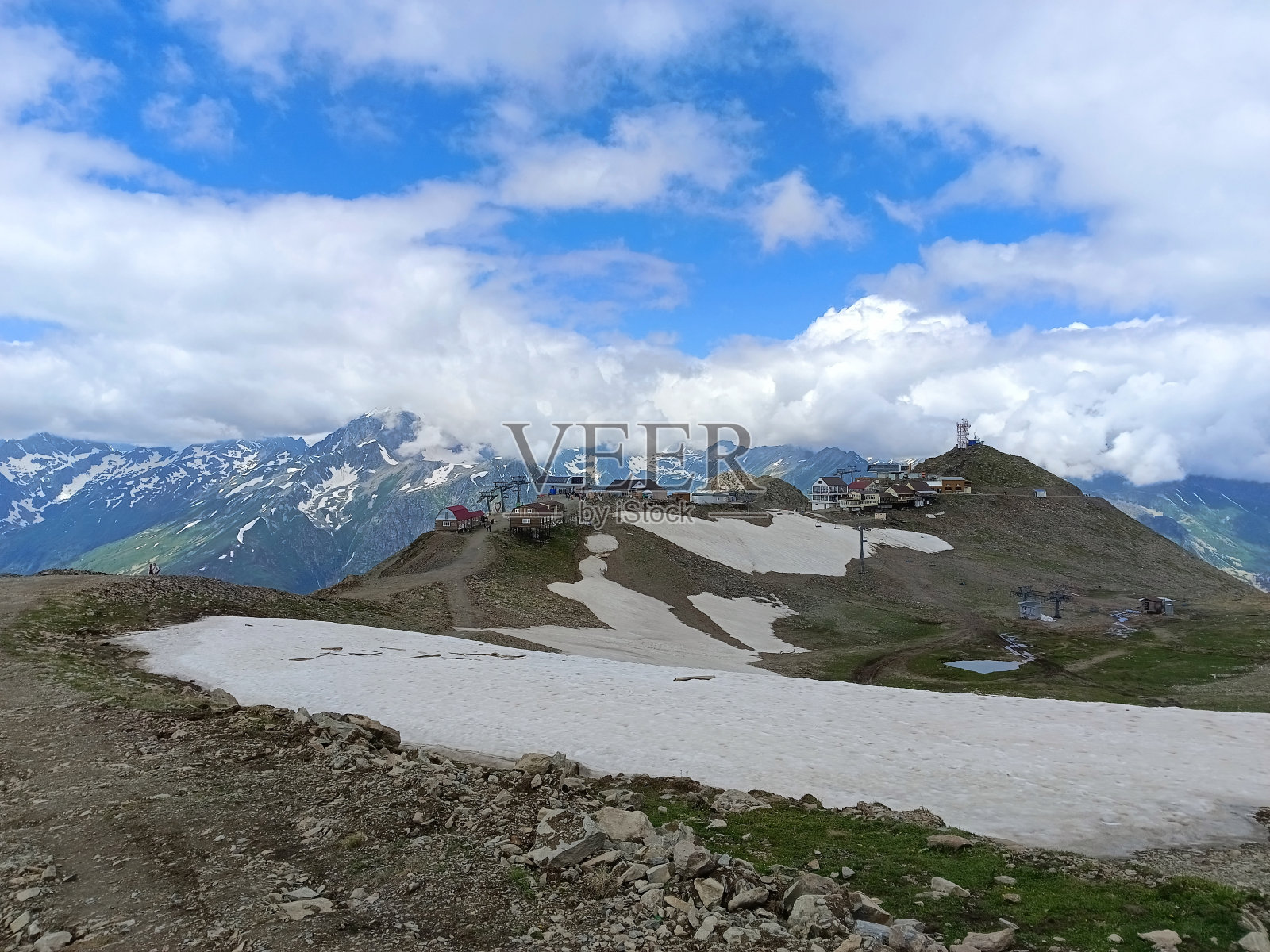 美丽的高加索山脉全景。娱乐和旅游。照片摄影图片