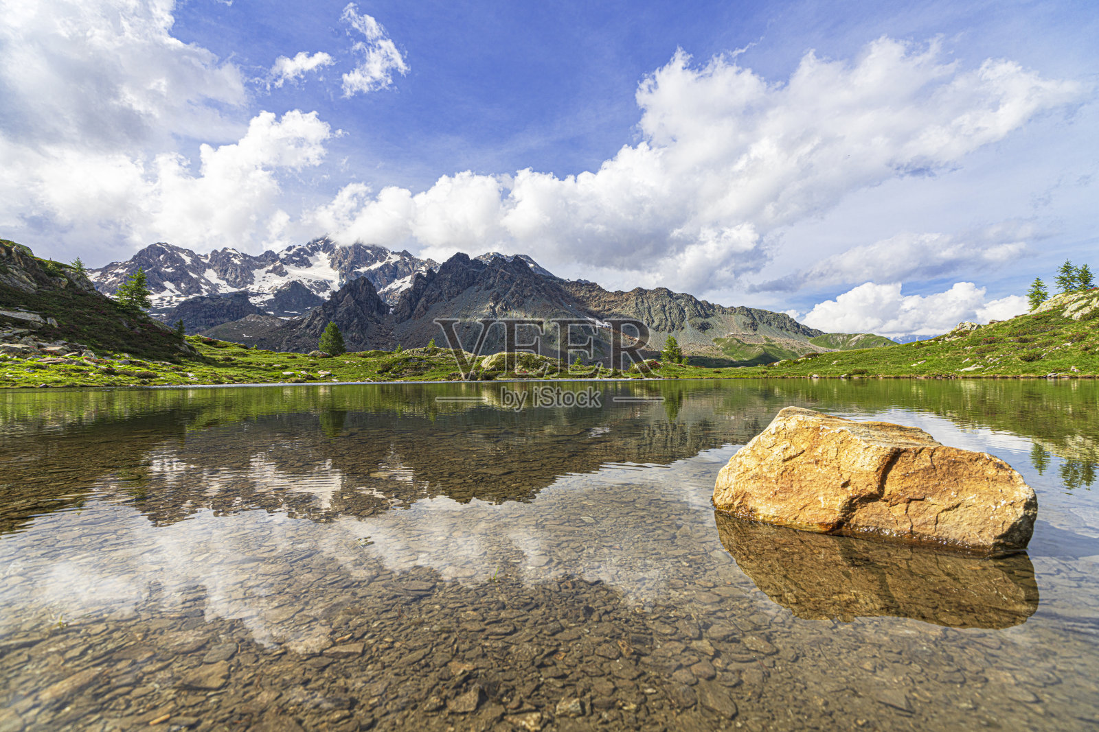 蒙特·迪格拉齐亚·瓦尔玛伦科照片摄影图片