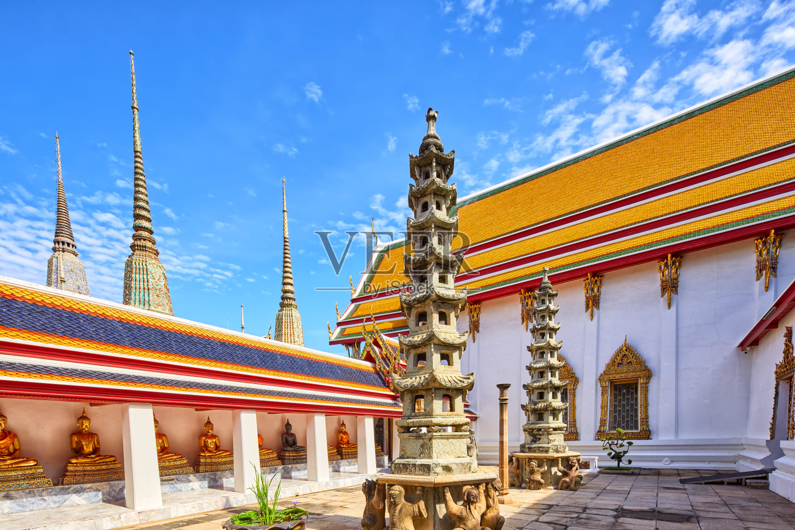 卧佛寺建筑群照片摄影图片