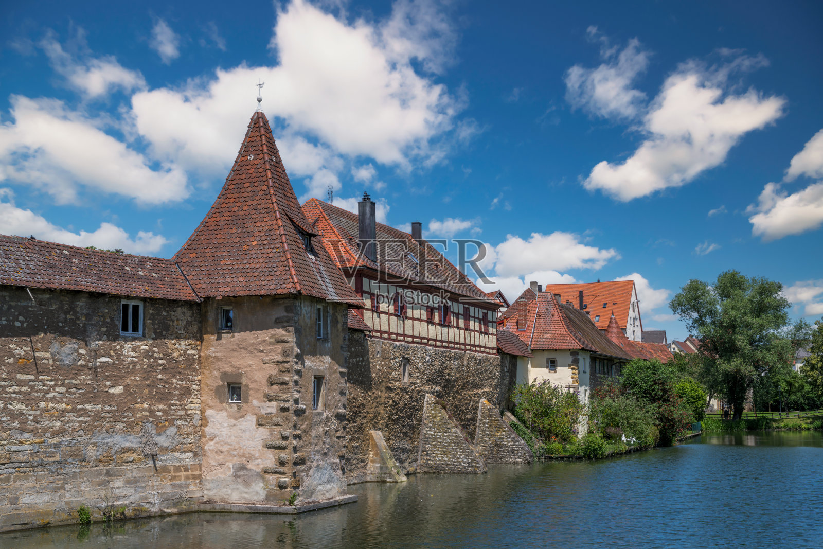 历史名城魏森堡的中世纪城墙照片摄影图片