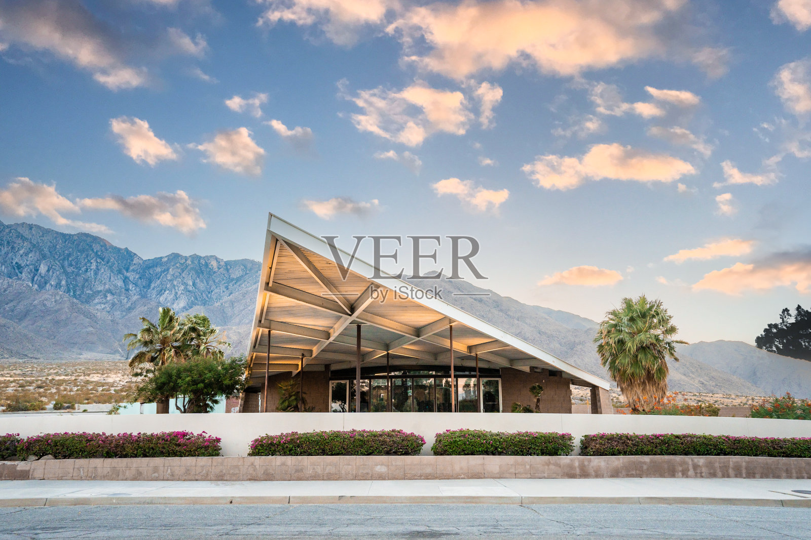 棕榈泉游客中心以前是有轨电车加油站照片摄影图片