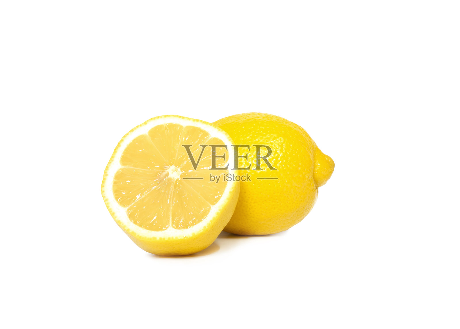 白色背景上的柠檬片照片摄影图片