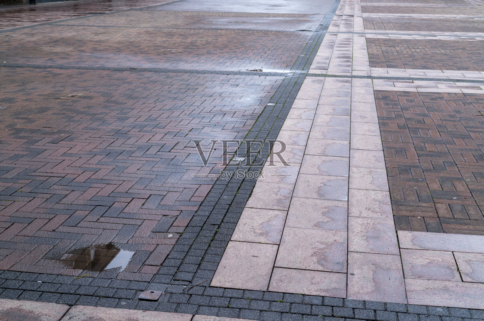 市中心铺砌的废弃步行区照片摄影图片