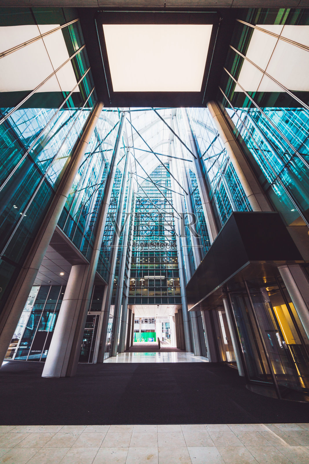 现代办公大楼的入口区域照片摄影图片