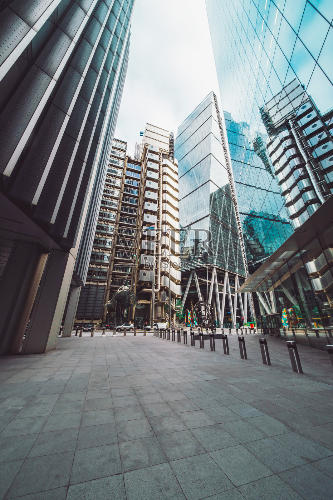 玻璃办公楼入口照片摄影图片