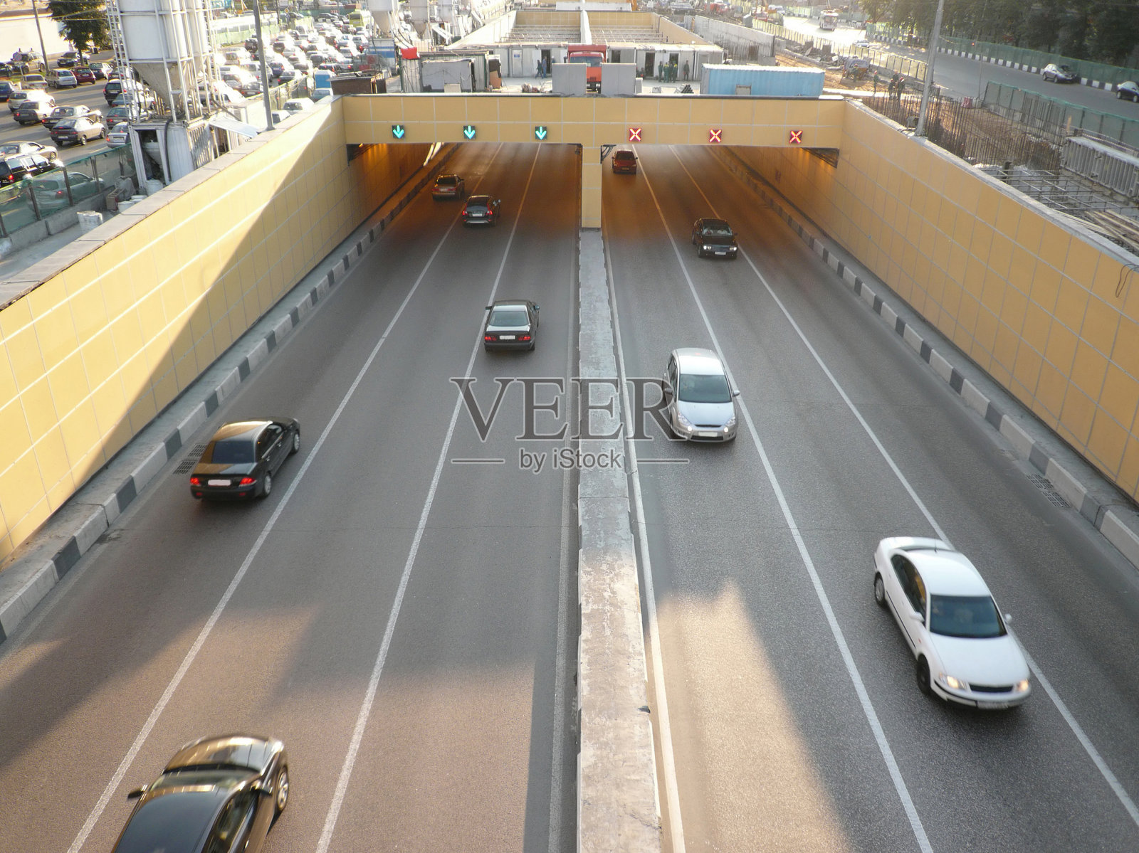 桥下道路隧道照片摄影图片