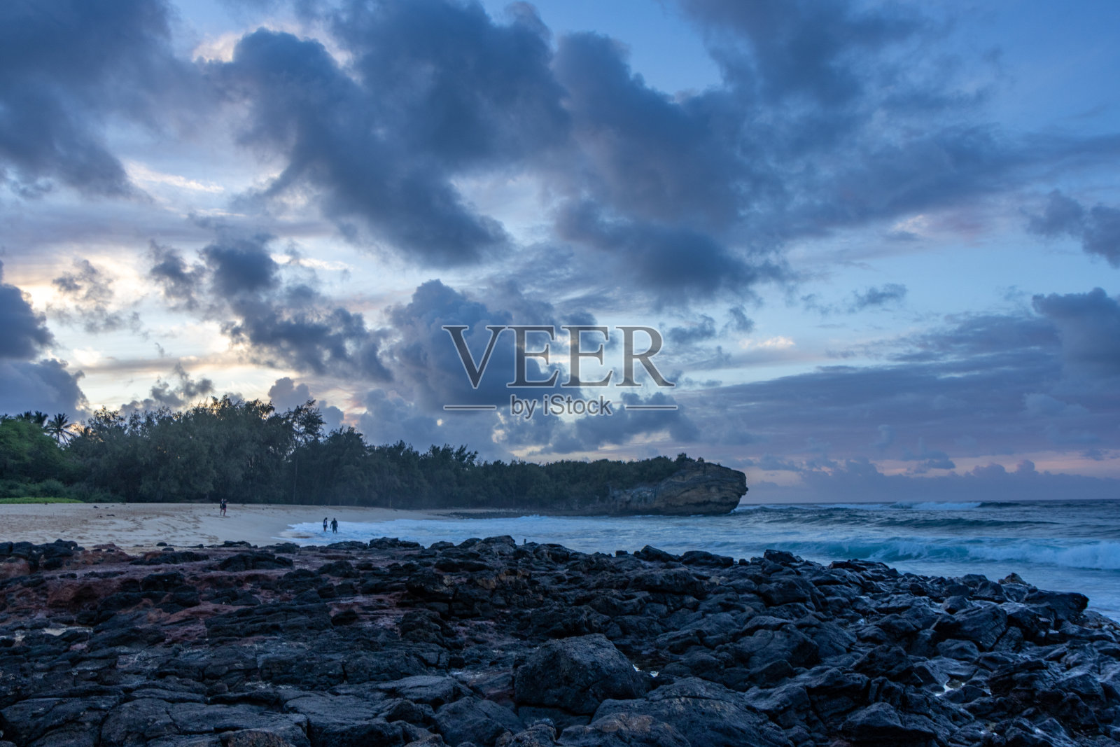 沉船海滩照片摄影图片