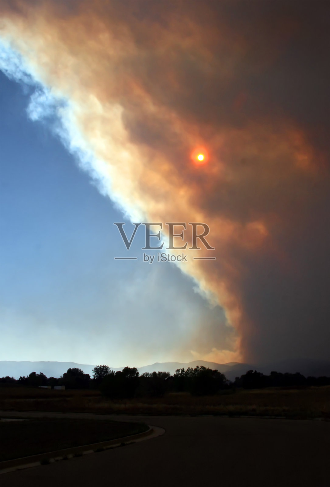 野火烟雾照片摄影图片