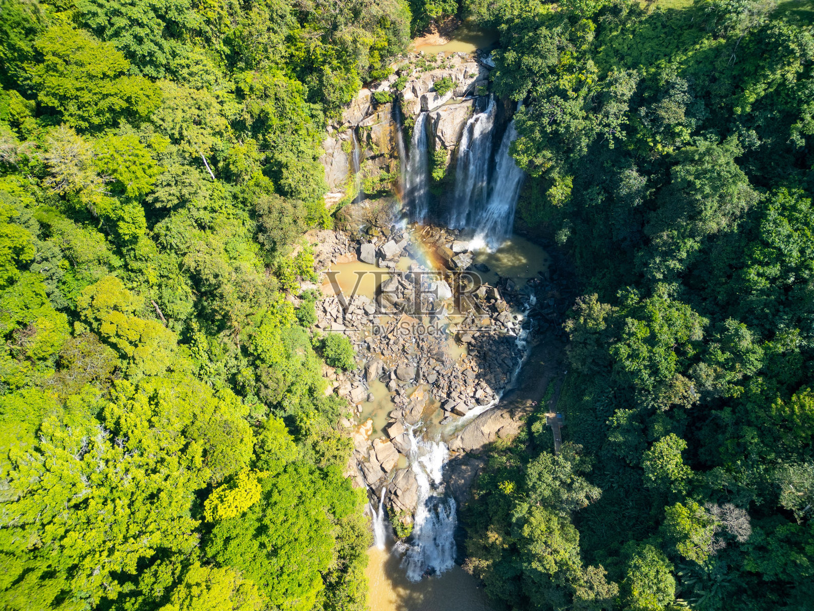 鸟瞰哥斯达黎加Perez Zeledon的Nauyaca瀑布照片摄影图片
