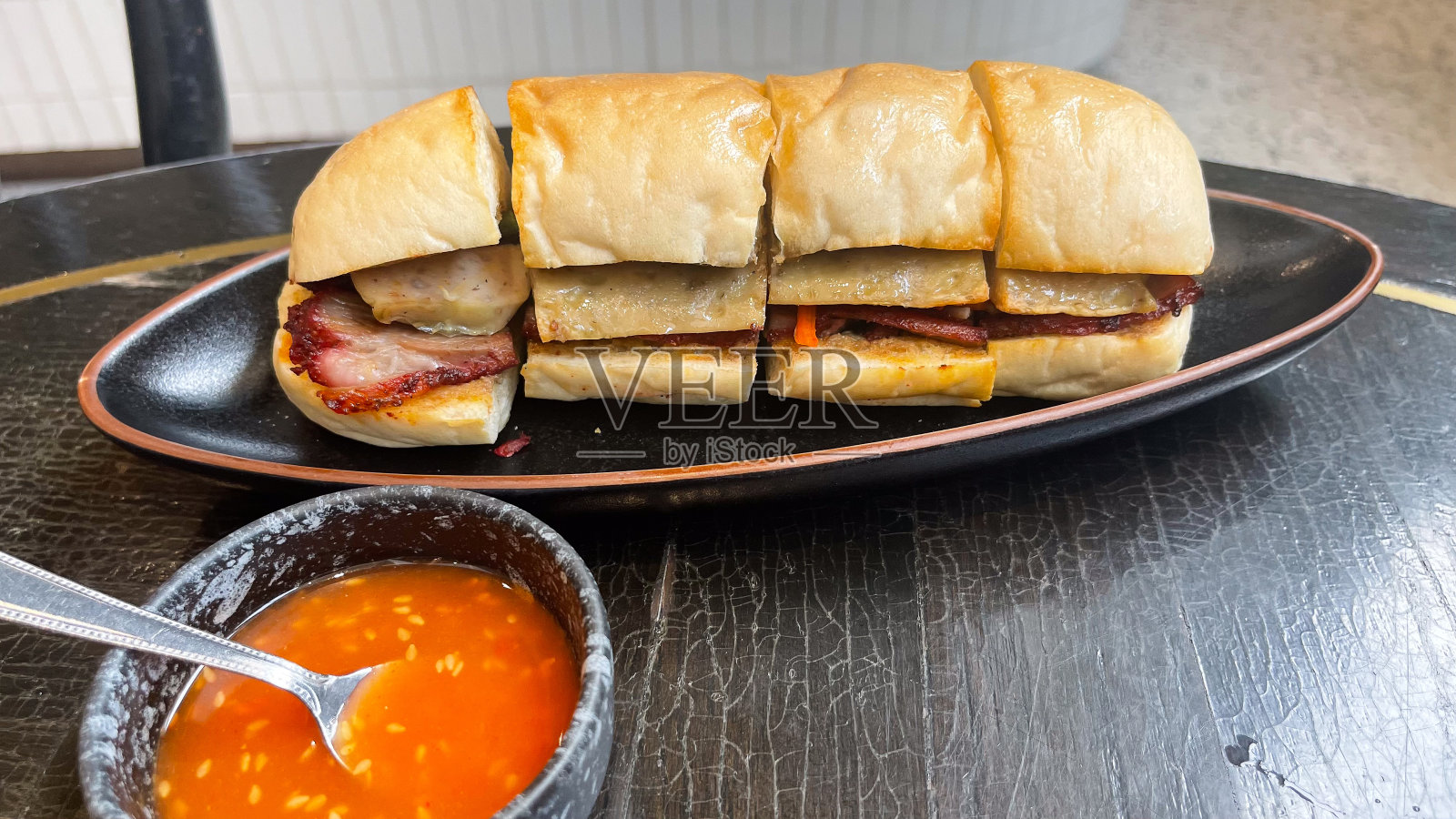 馅饼,越南食物,面包配火腿照片摄影图片