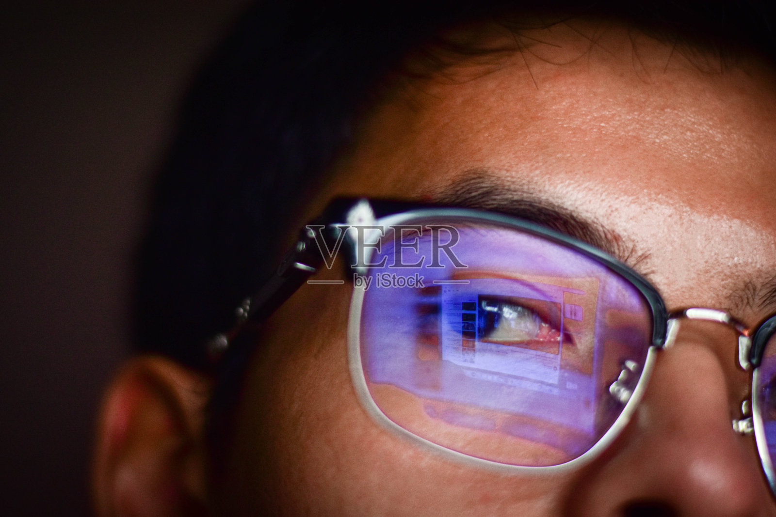 一个中年成年妇女的特写肖像照片摄影图片