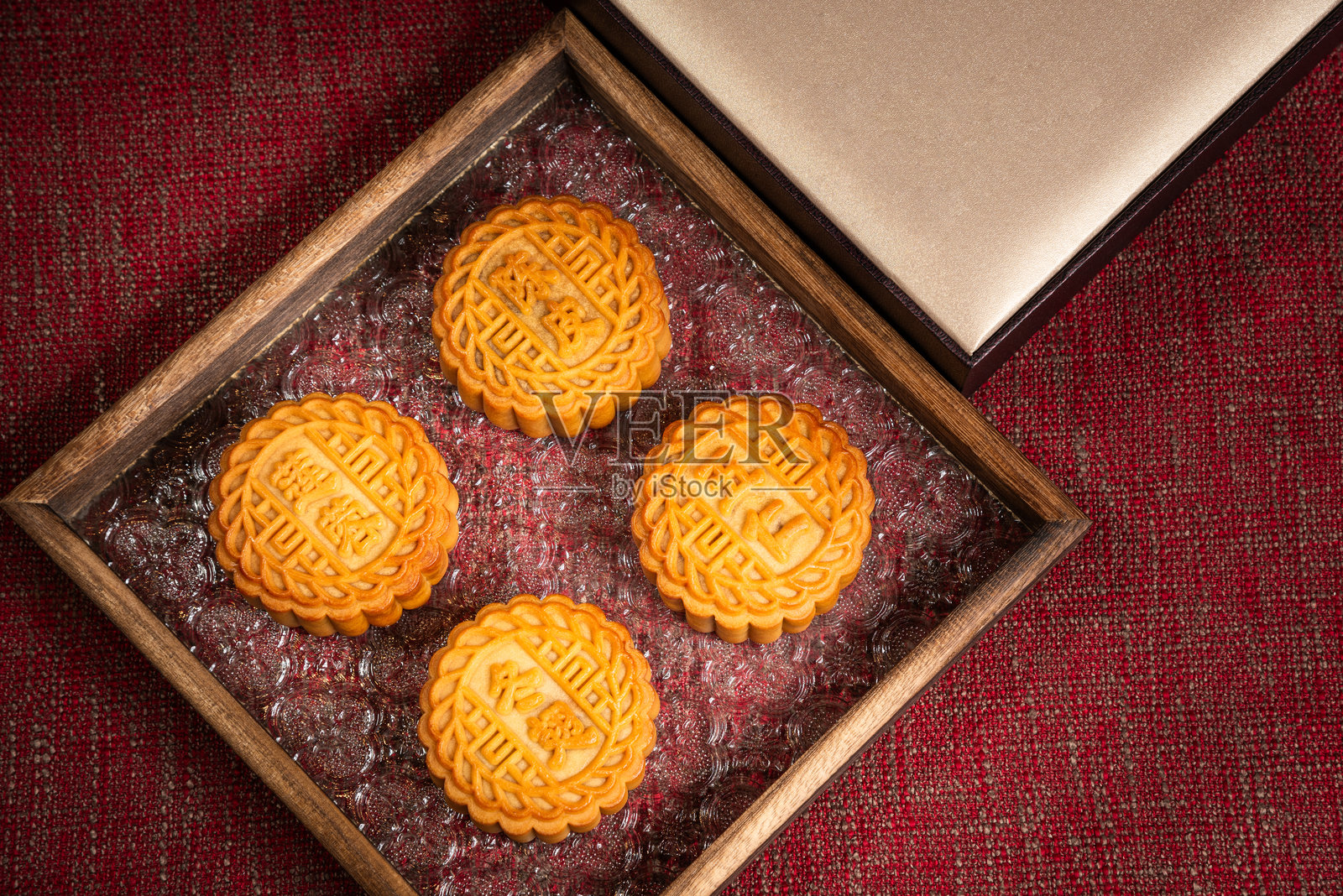 中秋节特色传统食品手工月饼拍摄工作室特写照片摄影图片