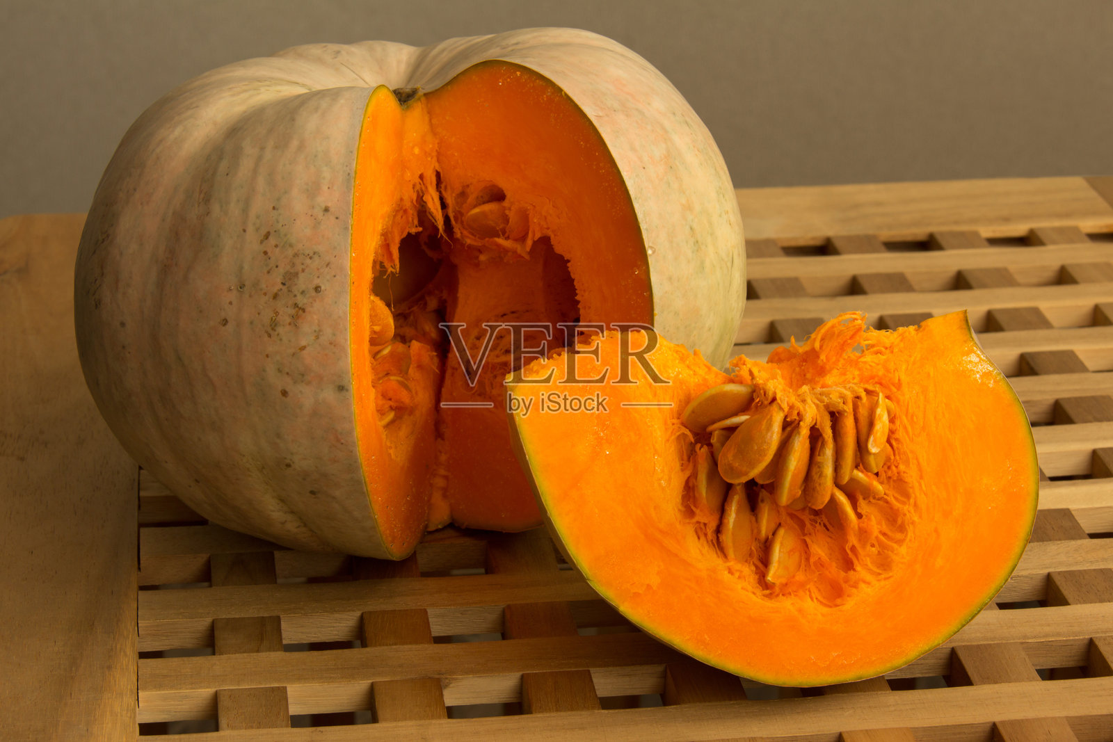 桌子上的南瓜特写照片摄影图片