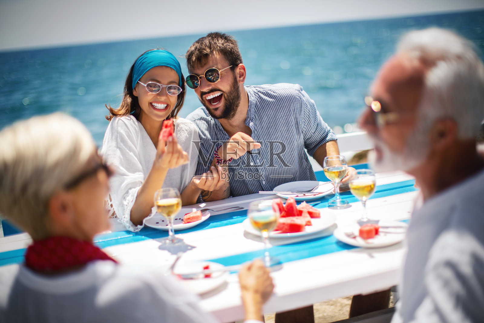 暑假幸福。照片摄影图片