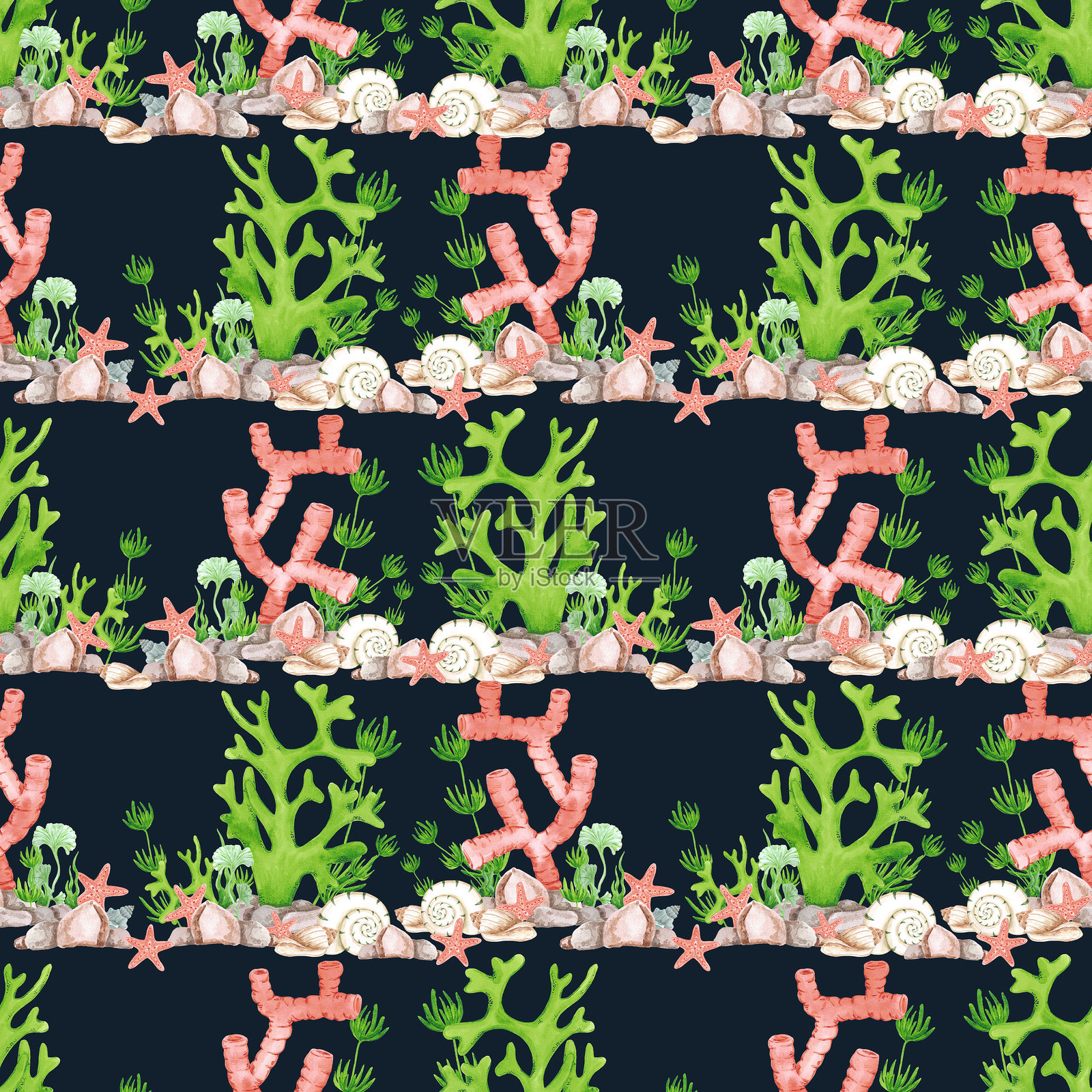 手绘水彩珊瑚和贝壳的无缝图案隔离在深蓝色的背景。海洋插图可用于纺织、织物、包装等印刷品。插画图片素材