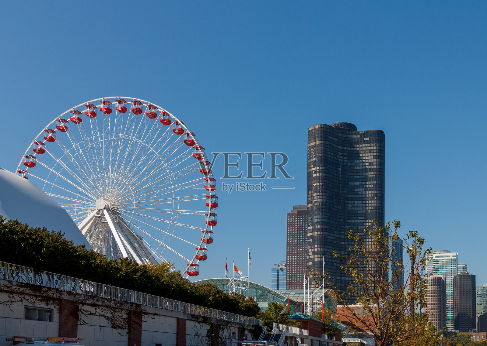 海军码头摩天轮湖点塔芝加哥,伊利诺伊州,美国照片摄影图片