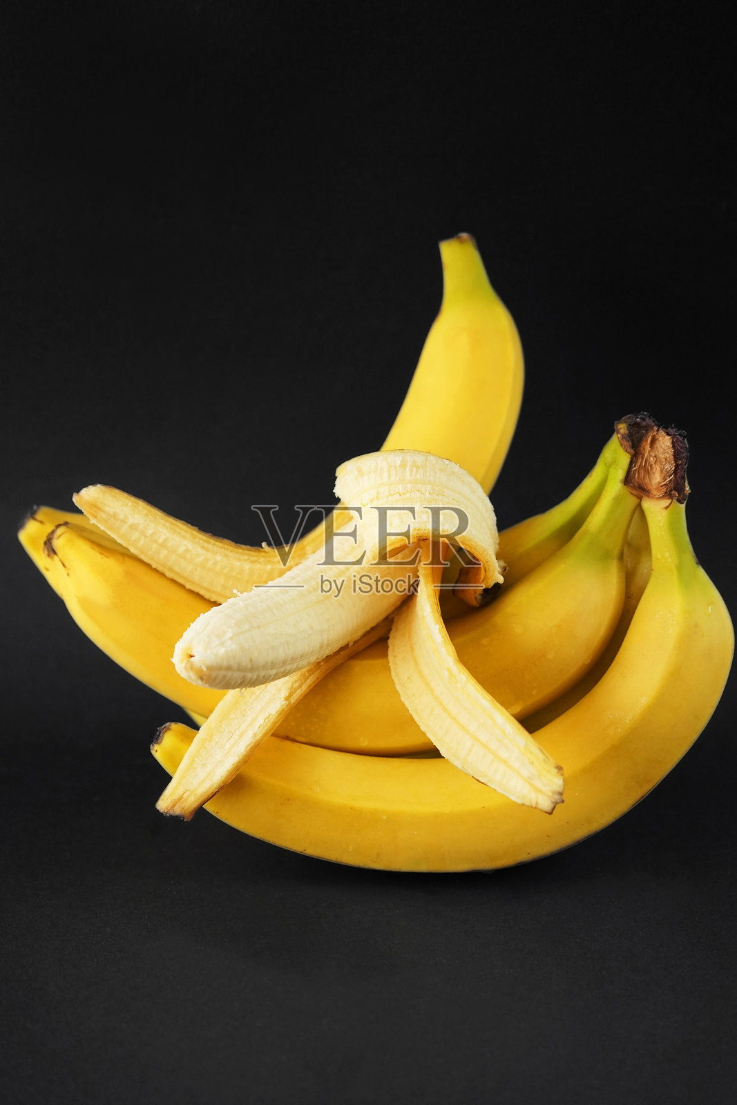 几个成熟的黄香蕉照片摄影图片