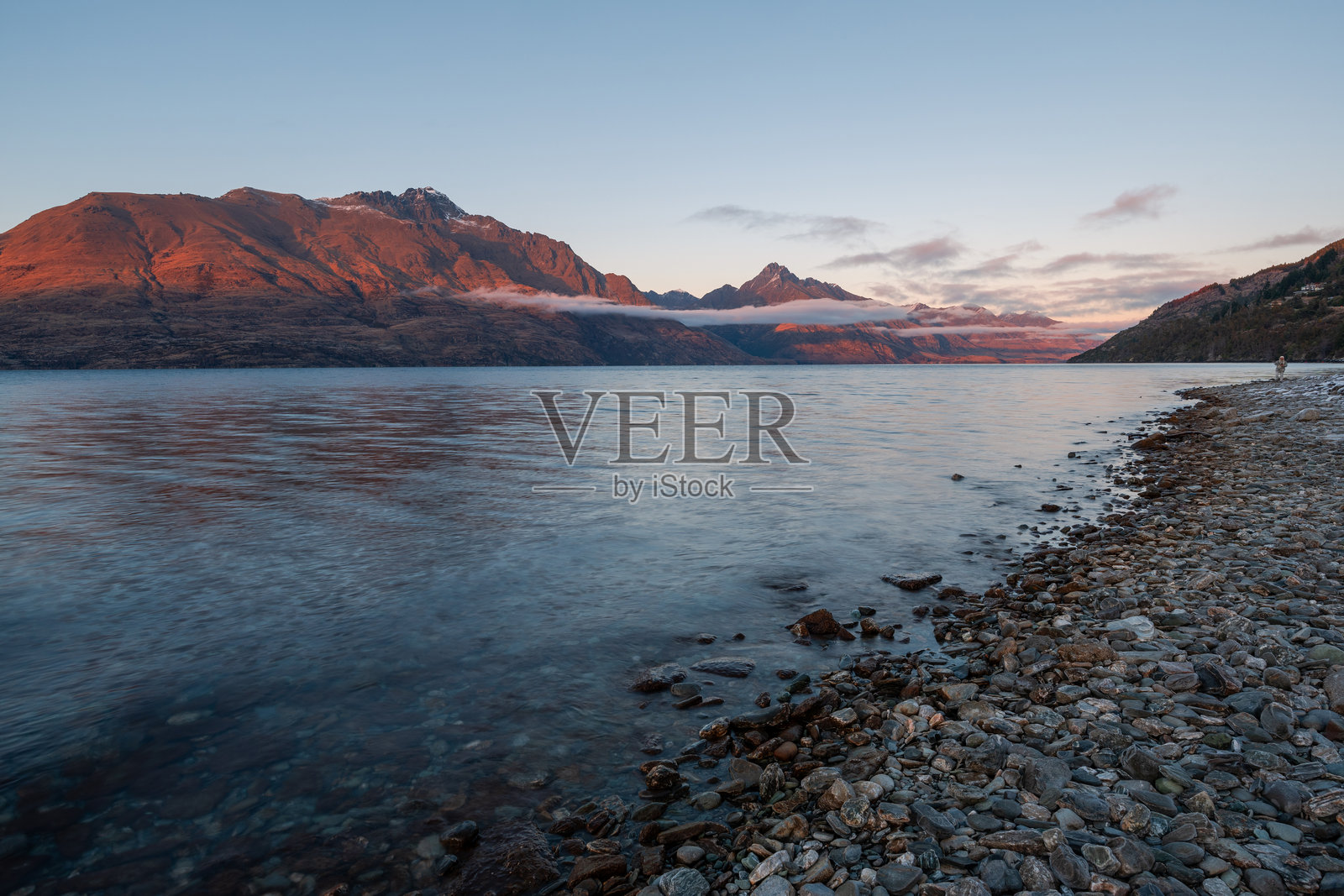 瓦卡蒂普湖的早晨照片摄影图片