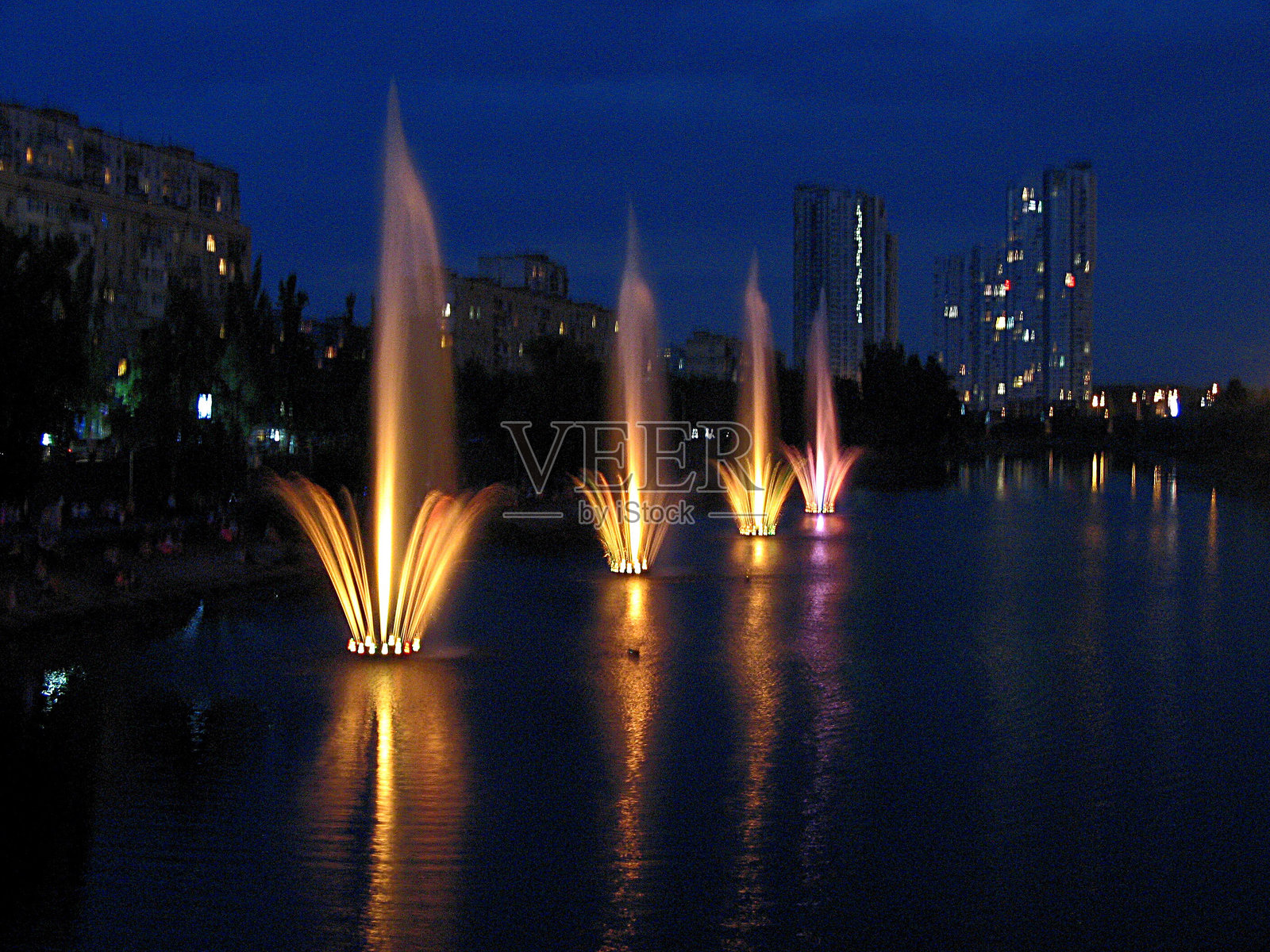 夜光之城照片摄影图片