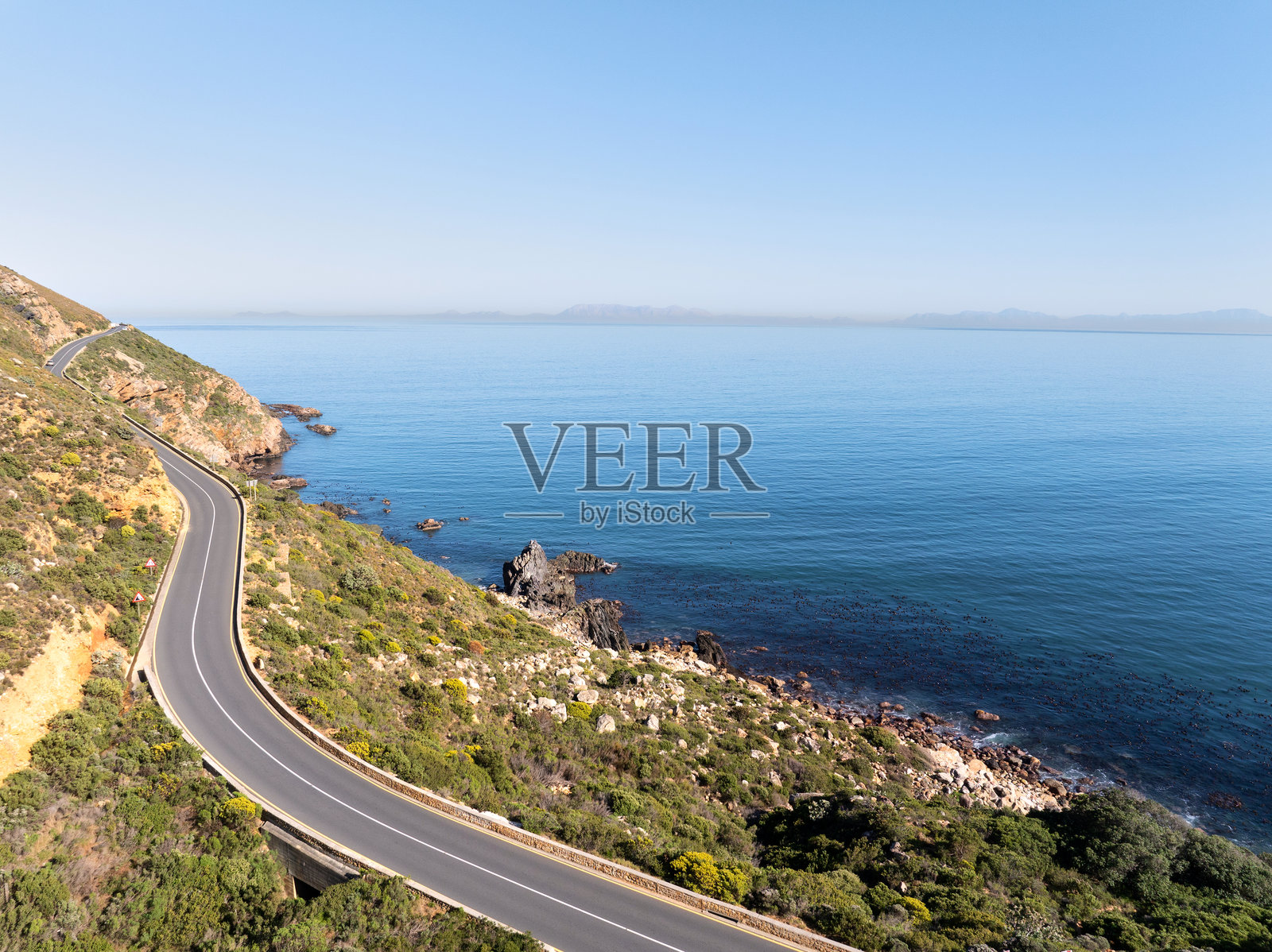 风景秀丽的海滨公路沿着美丽的海岸线照片摄影图片