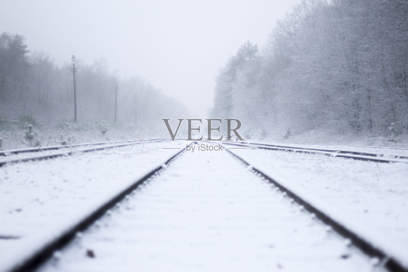 冬季铁路轨道的表面水平照片摄影图片