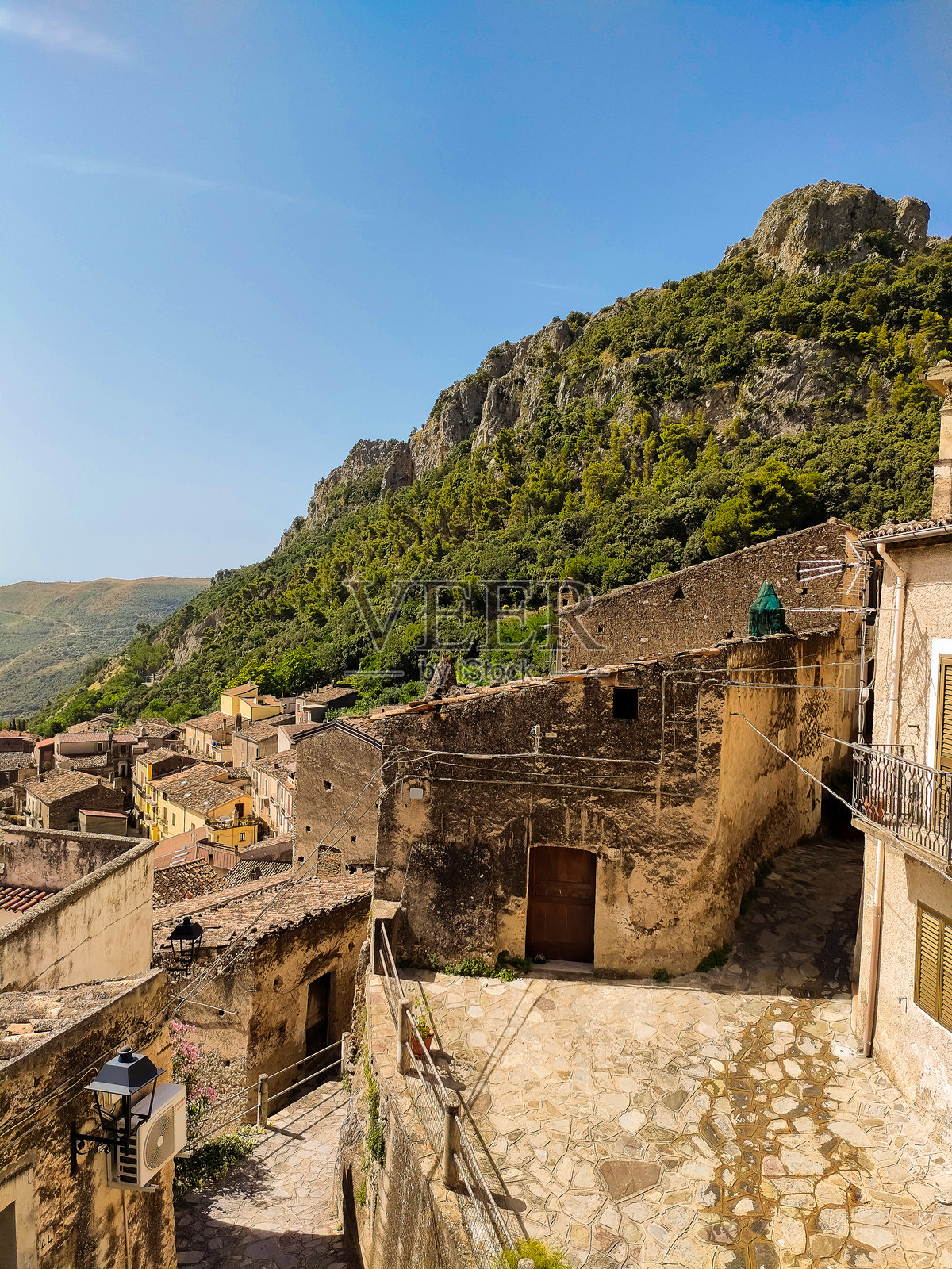 意大利南部的古老村庄,有特色的房屋照片摄影图片