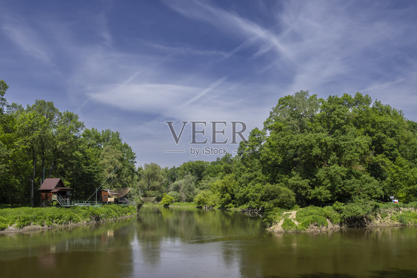 摩拉瓦河和代耶河的汇合处,扎赫里(扎赫里),奥地利,斯洛伐克和捷克共和国的三重边界照片摄影图片