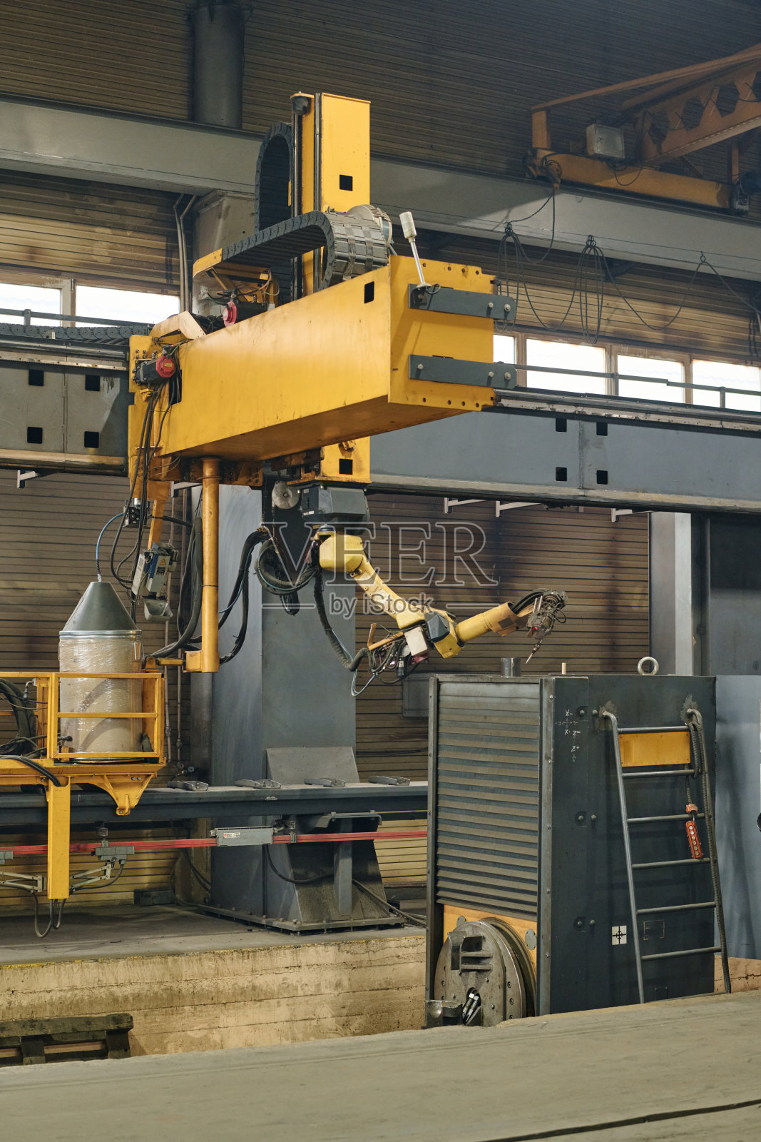 在工业工厂操作装配线机器照片摄影图片