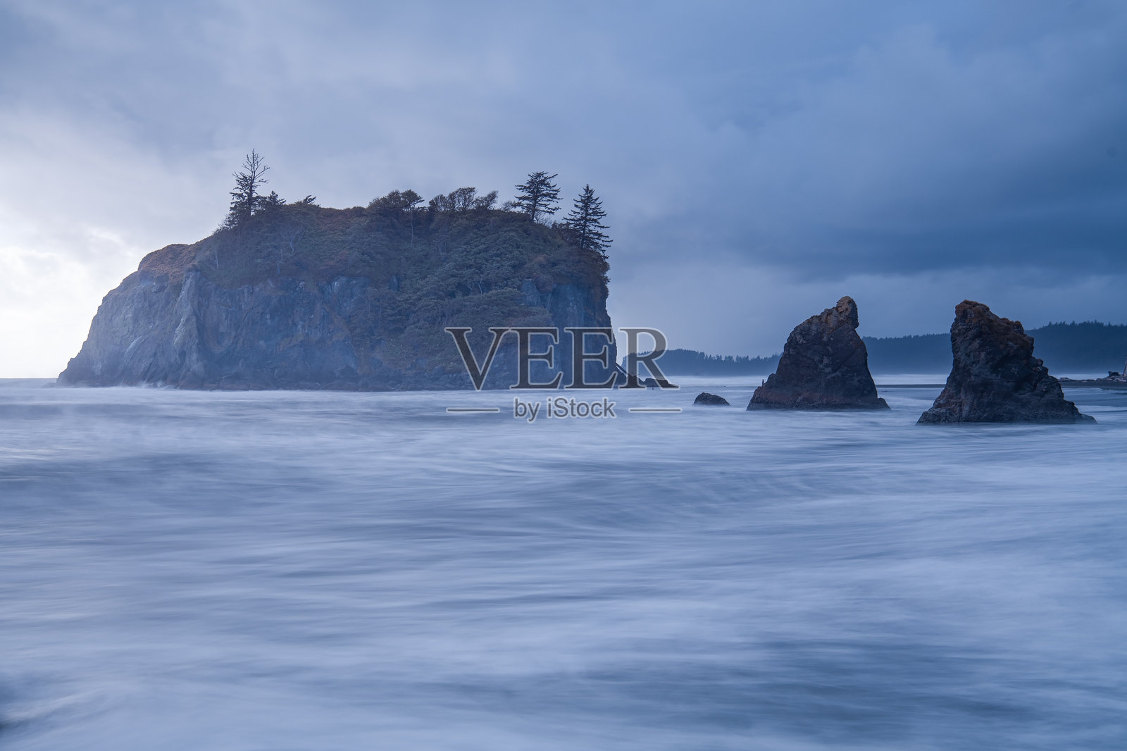 多云的阿贝岛-红宝石海滩奥林匹克NP照片摄影图片