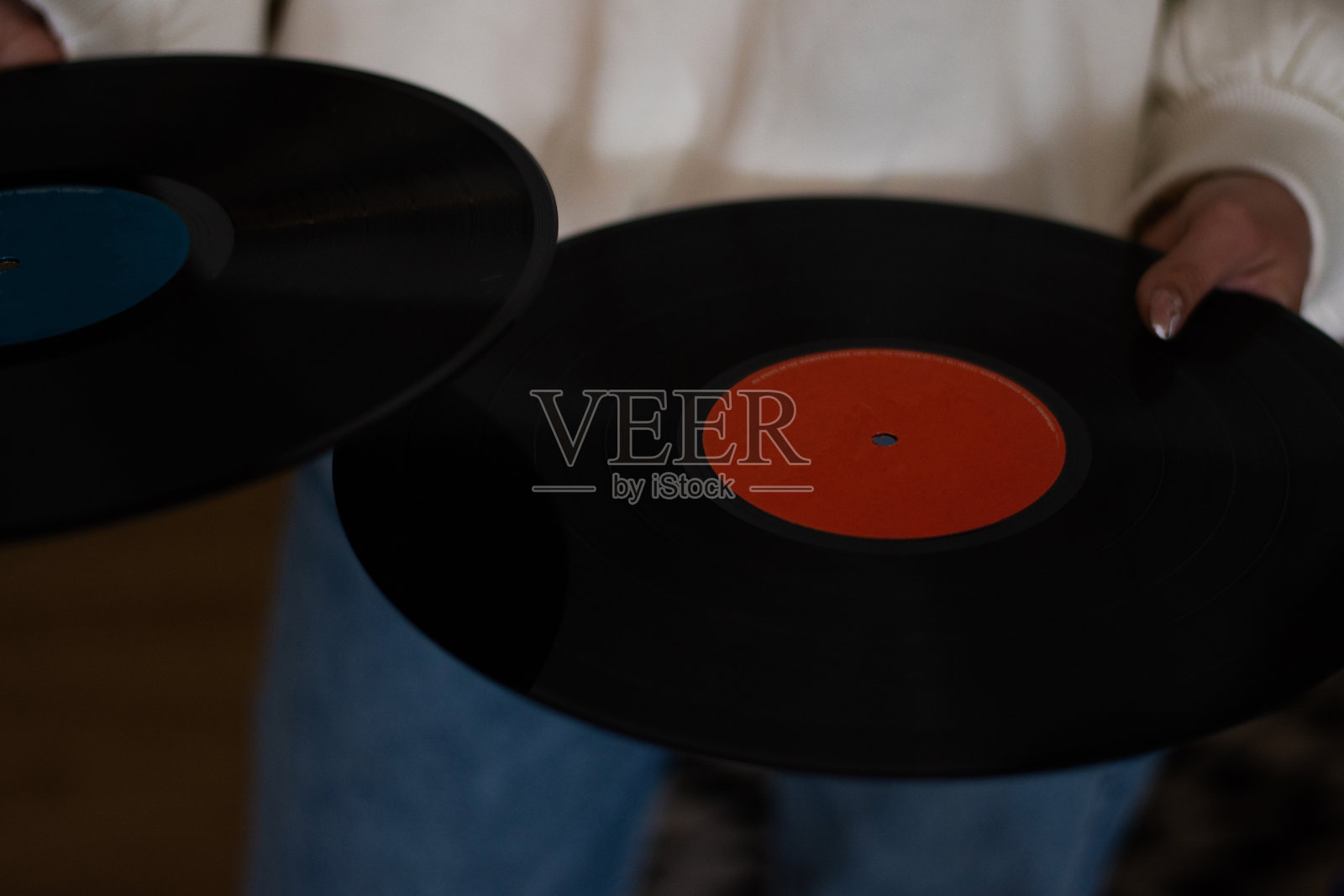 潮人喜欢黑胶照片摄影图片