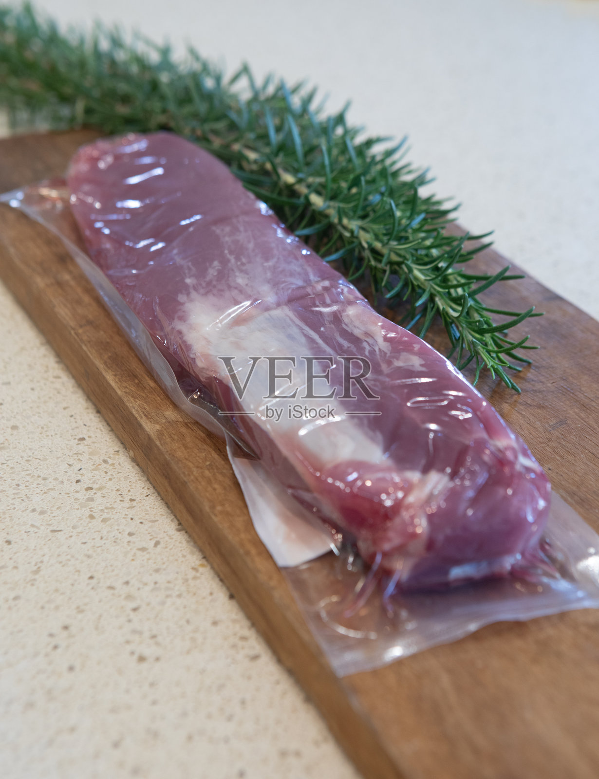 迷迭香猪腰肉照片摄影图片