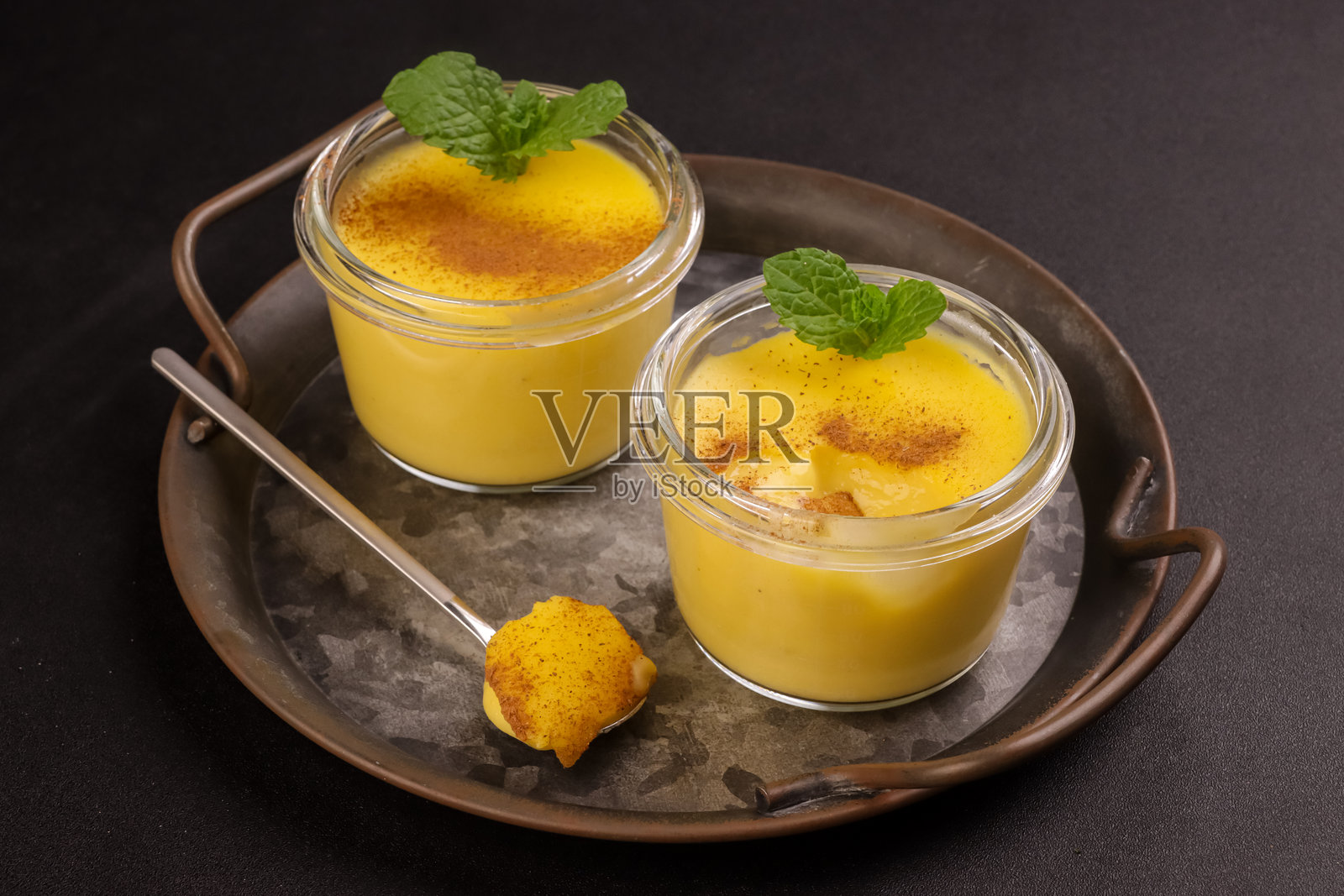 Majarete是甜玉米布丁。照片摄影图片