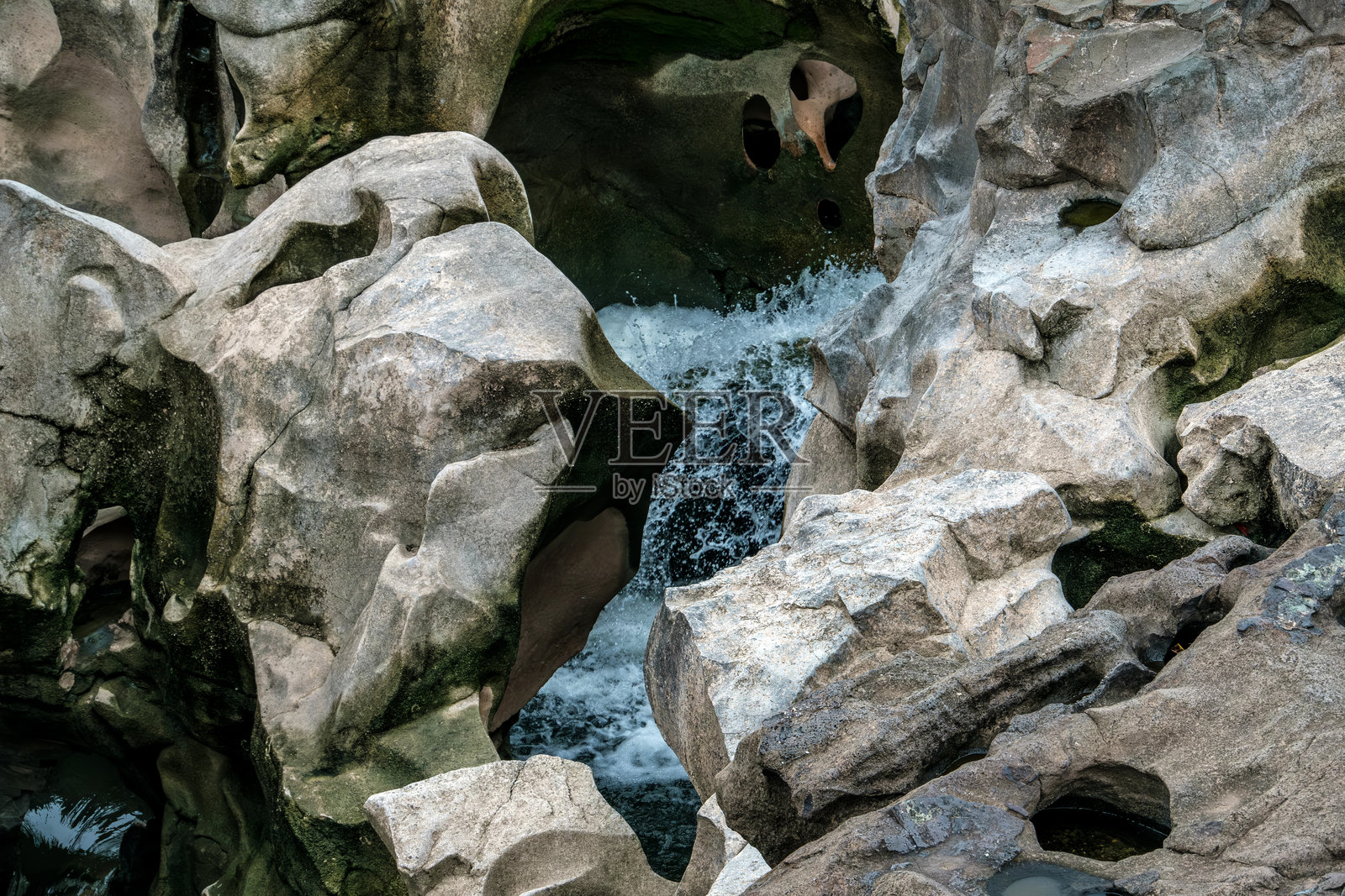 印度的天然坑洞照片摄影图片