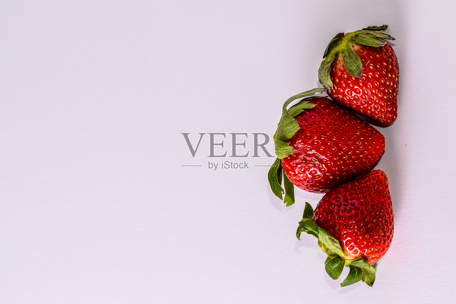 鲜熟草莓照片摄影图片