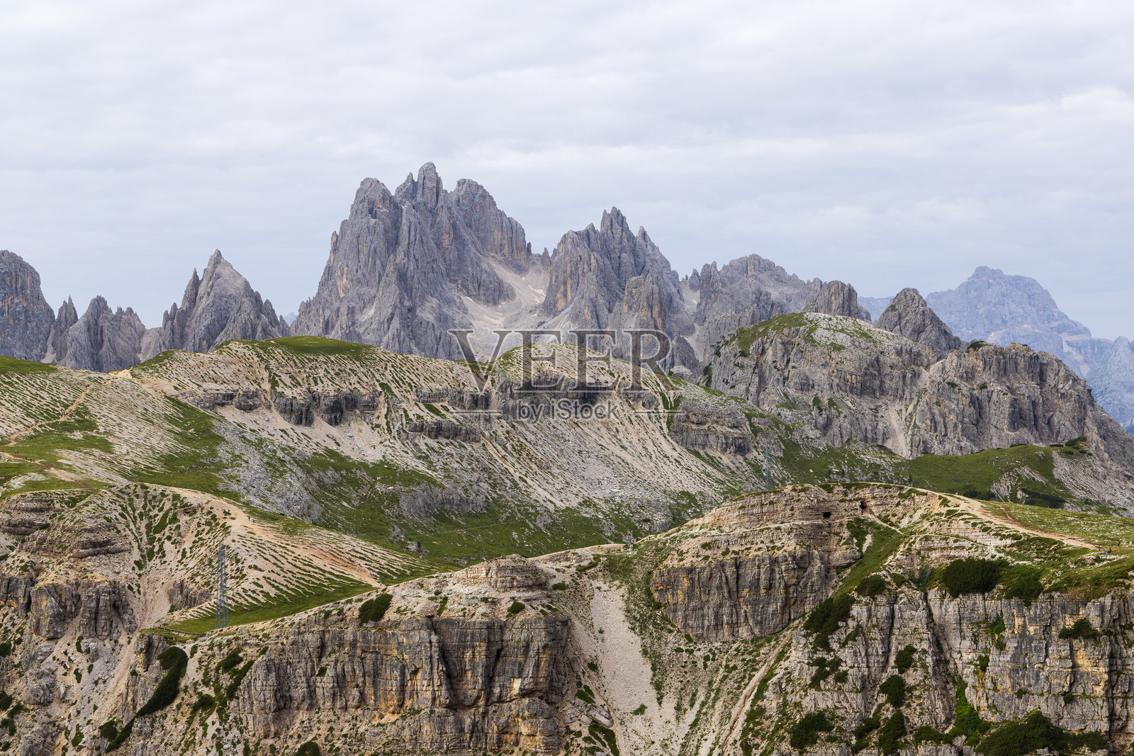 意大利拉瓦雷多山附近徒步旅行的景色照片摄影图片
