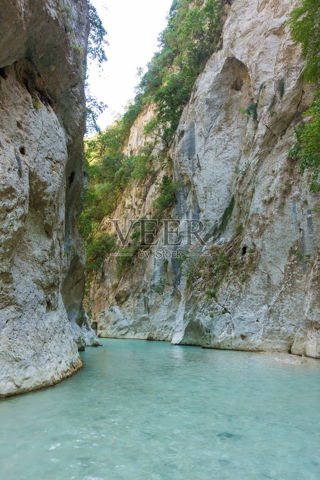 令人惊叹的自然风光在峡谷的亚切伦河,靠近泉水,也被称为冥府之门照片摄影图片