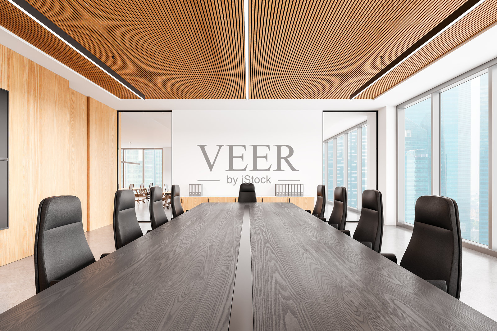 带有桌椅、抽屉和全景窗的办公室会议室内部照片摄影图片