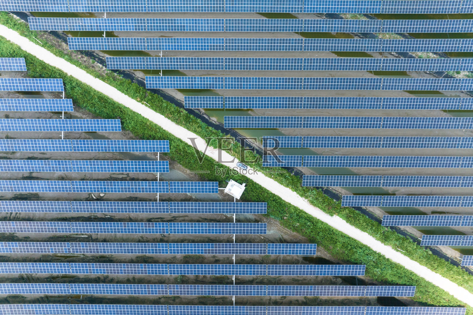 俯瞰太阳能光伏基地照片摄影图片