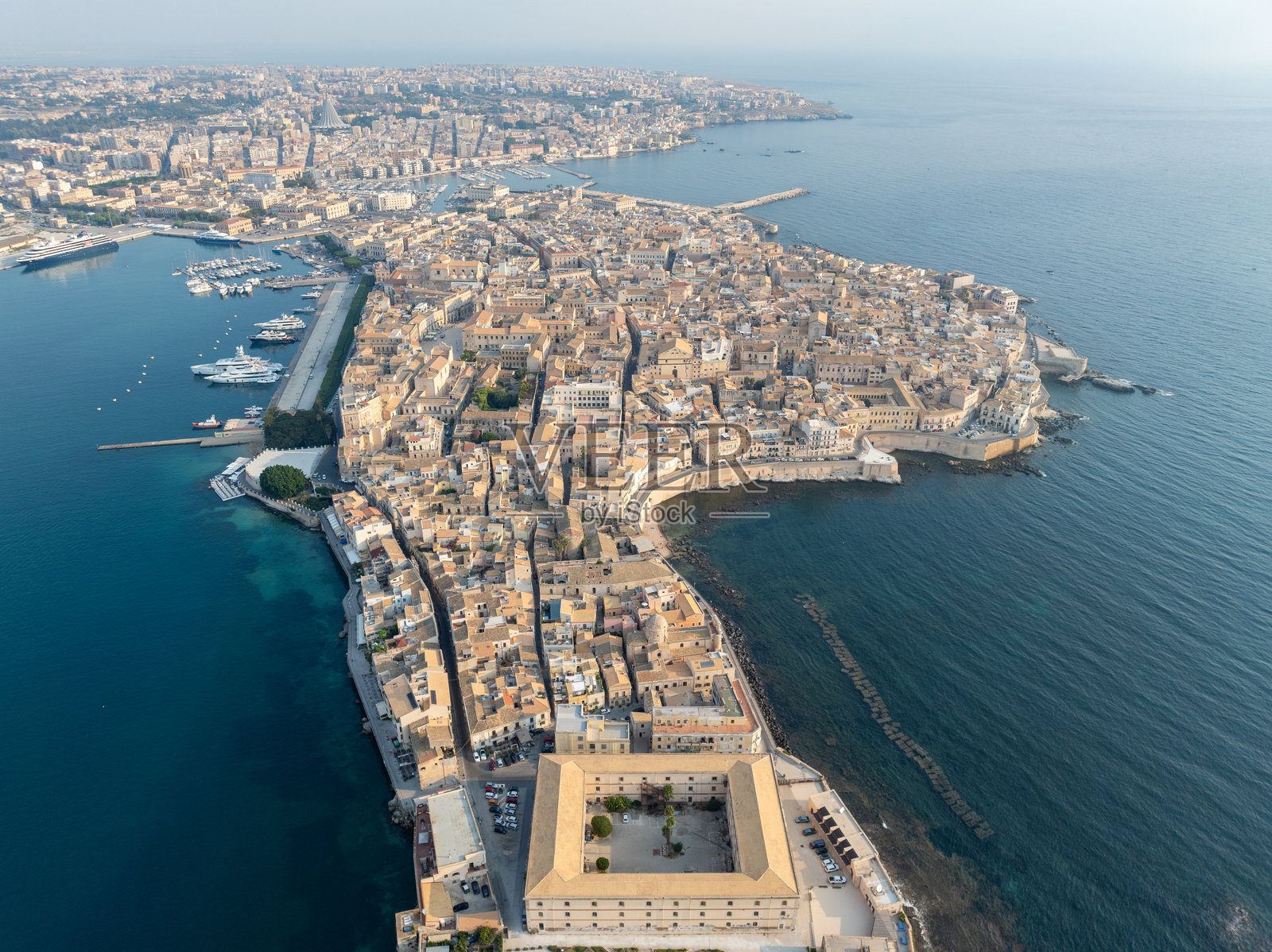 意大利西西里岛锡拉库萨的鸟瞰图照片摄影图片