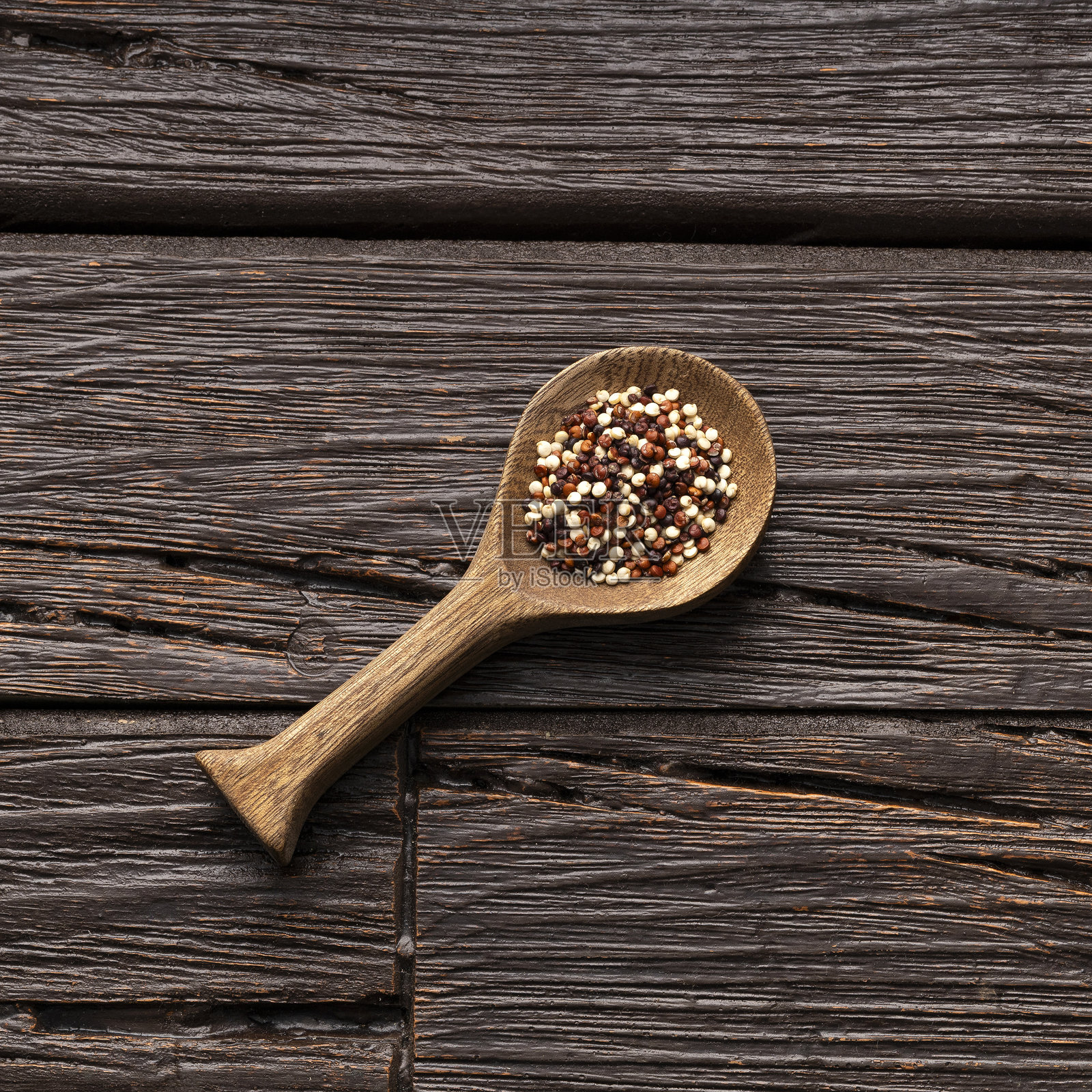 混合的白色、红色和黑色藜麦种子 - 藜麦照片摄影图片