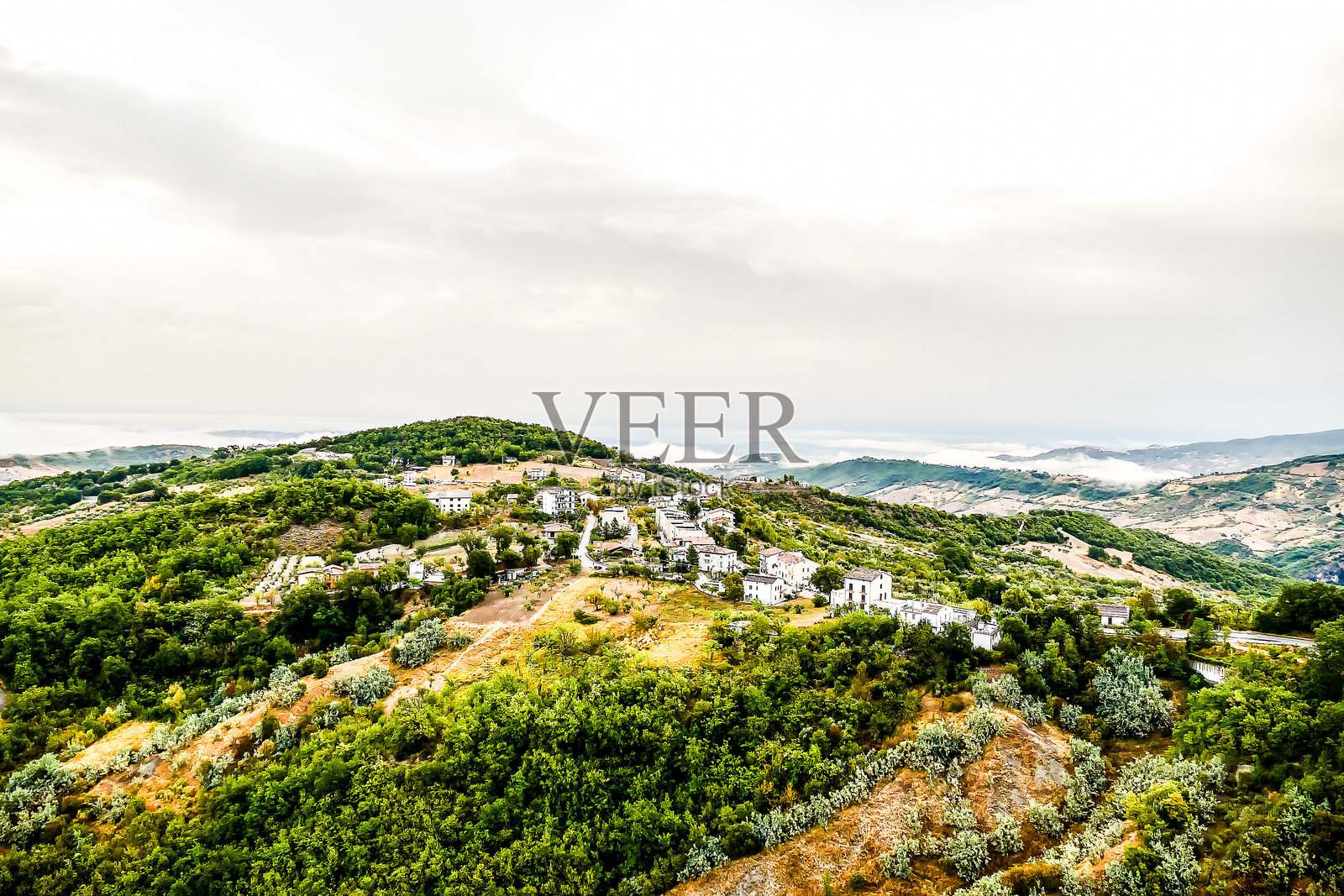 古老的盖索帕莱纳镇公共考古遗址,属于中世纪时期照片摄影图片