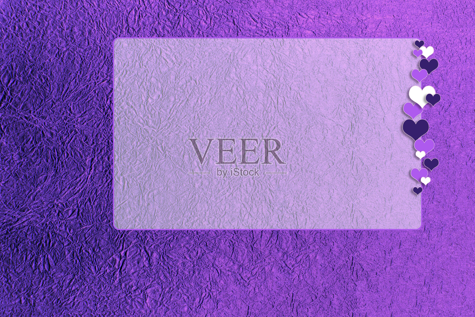 日本新年图像 / 紫色日本纸和装饰着许多心形的框架。照片摄影图片