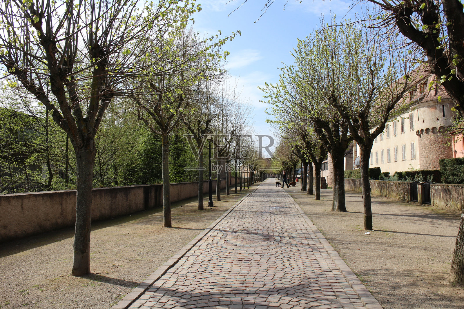 法国奥贝尔奈的古镇照片摄影图片