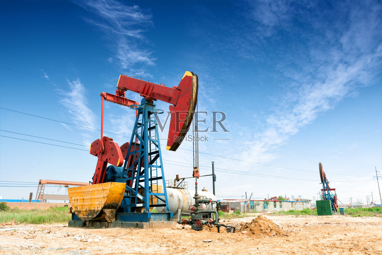 油田泵油设备照片摄影图片